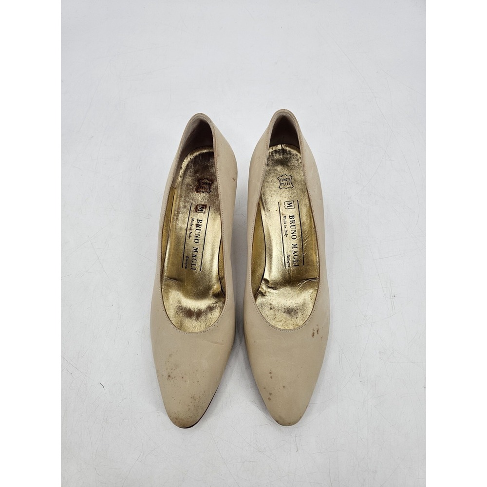 Bruno Magli Leather Poised Toe Low Heel Pumps Beige Size 8.5B